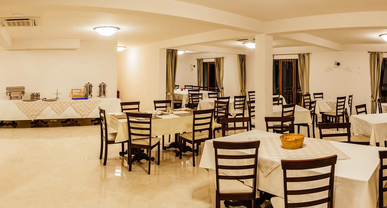 Zana Vaii Hotel Arieşeni Exterior foto